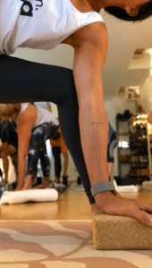Yoga + Pilates Harxheim bei Mainz + online live 4 Yoga Pose in warmer Atmosphäre