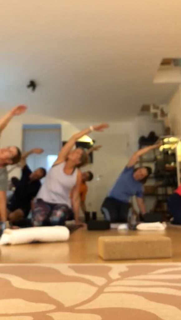 Junggesellinnenabschied mit Yoga: Eine besondere Idee! 1 JGA Gruppe bei kerstin.yoga